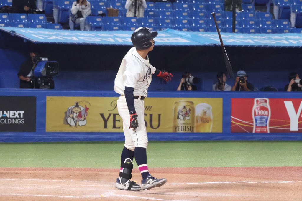 98BB_dragons's tweet photo. これが東都の本塁打王！
石野蓮授逆転2ランホームラン！！！！ https://t.co/KmxEFkYJ0B