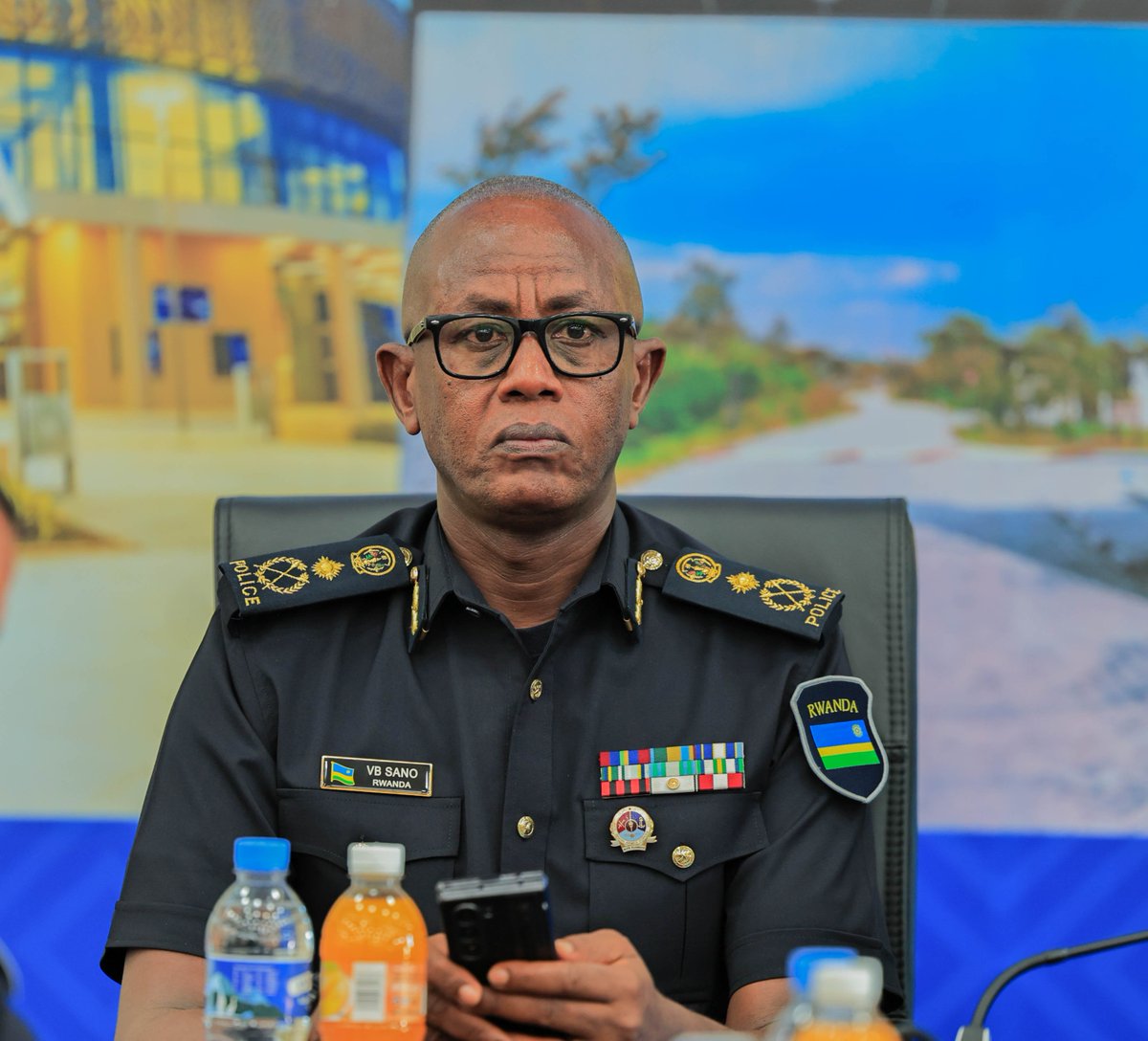 Rwanda_Child's tweet photo. Iyi nama iyobowe na Minisitiri @U_Consolee, kandi yitabiriwe n'abayobozi b'inzego zinyuranye barimo Umuyobozi Mukuru Wungirije wa @Rwandapolice ushinzwe Ibikorwa, CP Vincent Sano; abayobozi ba #NCDA, @nrs_rwanda, abafatanyabikorwa, inshuti z'umuryango n'ababyeyi. https://t.co/L3RB8TtqFN