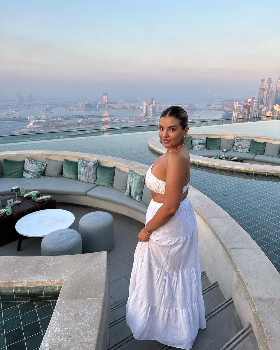 makeupby_jaz's tweet photo. pretending i'm still in dubai x https://t.co/866GfYW3lz