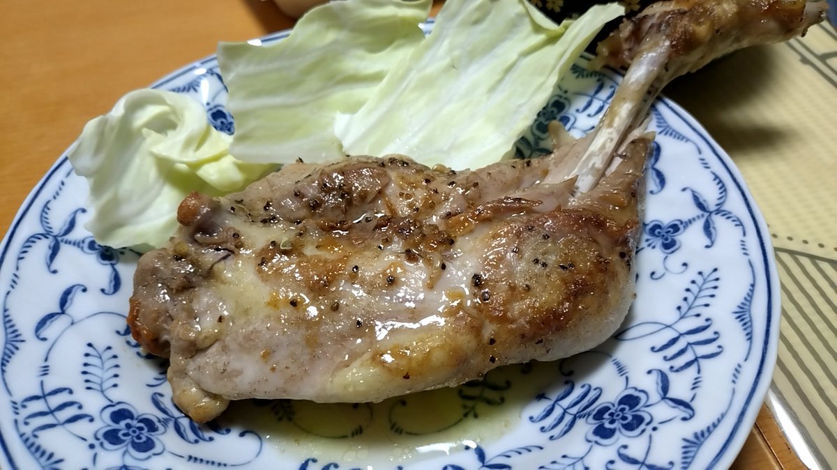 yonemix's tweet photo. よねちゃんち名物骨付鳥🍗

#食事当番　#GLAY鶏部 https://t.co/51hNej0sHU