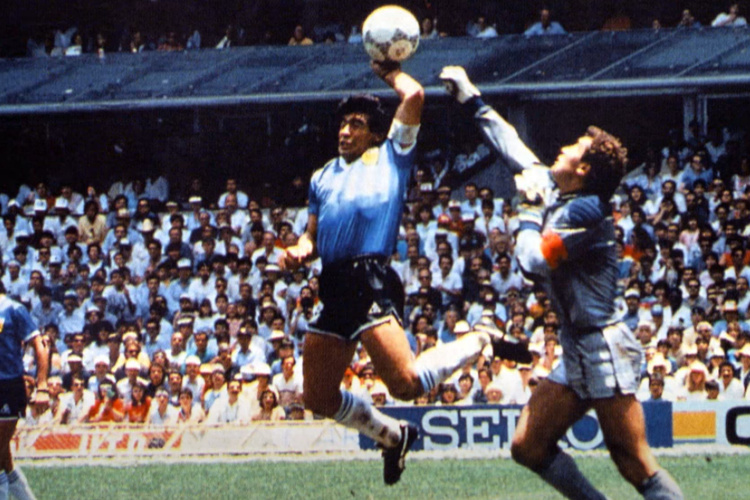CerfiaFR's tweet photo. ⚽️ DÉBAT | Si vous ne deviez en garder qu’une : quelle est la plus grande Coupe du monde de l’histoire ? 🏆 https://t.co/E7PmxFBhow