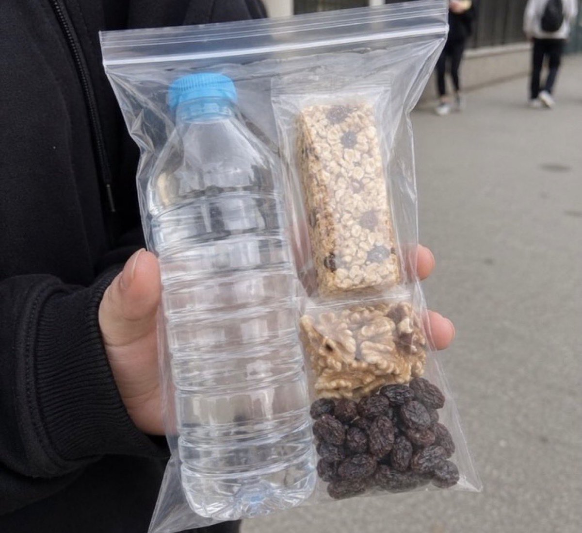 warriorspirit78's tweet photo. Bu saçma uygulamadan acilen vazgeçilsin. Aylardır bin bir emekle sınava hazırlandı çocuklarımız bu saçma uygulama yüzünden gelecekleriyle oynamaya kimsenin hakkı yok. #yks #ösym https://t.co/bhMRmh2DxJ