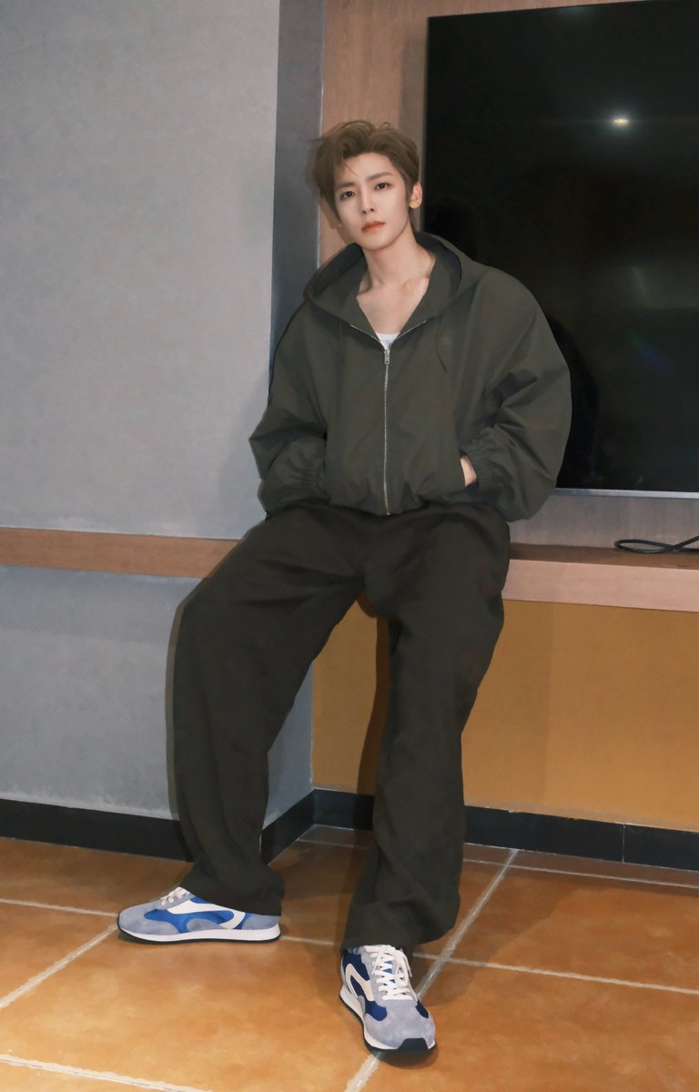 HMH_Record's tweet photo. "Limited-Time Fragment Surprise Release! Archive everyday moments~" 

260611 | "Hou Minghao Studio" Weibo Update
#HouMinghao #侯明昊 #후명호 https://t.co/Qx8leSxxOB