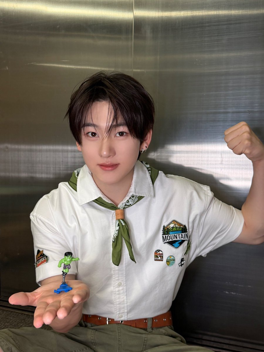 kickflip_jype's tweet photo. 📸ᴋɪᴄᴋᴋɪᴄᴋᴅᴀʏ

260611
Mnet 엠카운트다운 MC 계훈

#KickFlip #킥플립
#계훈 #Kyehoon https://t.co/ITBG1Sm7cr