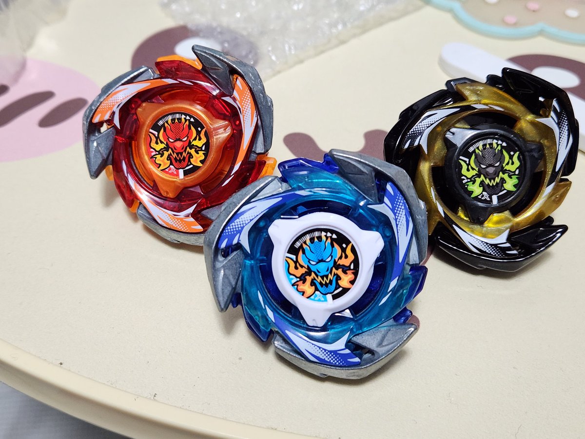 sprinter_2901's tweet photo. 赤も好きだけど黒もカッコ良いな🤔
#ベイブレードX https://t.co/1m6WEHY52J