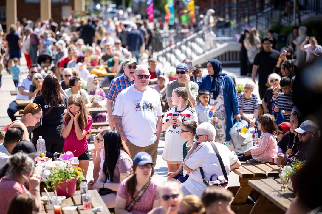 GmxCars's tweet photo. Festival Oldham highlights!

Photos by: @loveoldham

📲 Download our app:  https://t.co/6otG3xqAVJ
📞 0161 626 5000
🌐 https://t.co/qlQ3PQq8sD
.
.
.
.
.
#GMXCars #Oldham #Festival #Snaps #LocalEvent https://t.co/x2Rd9UgCQw