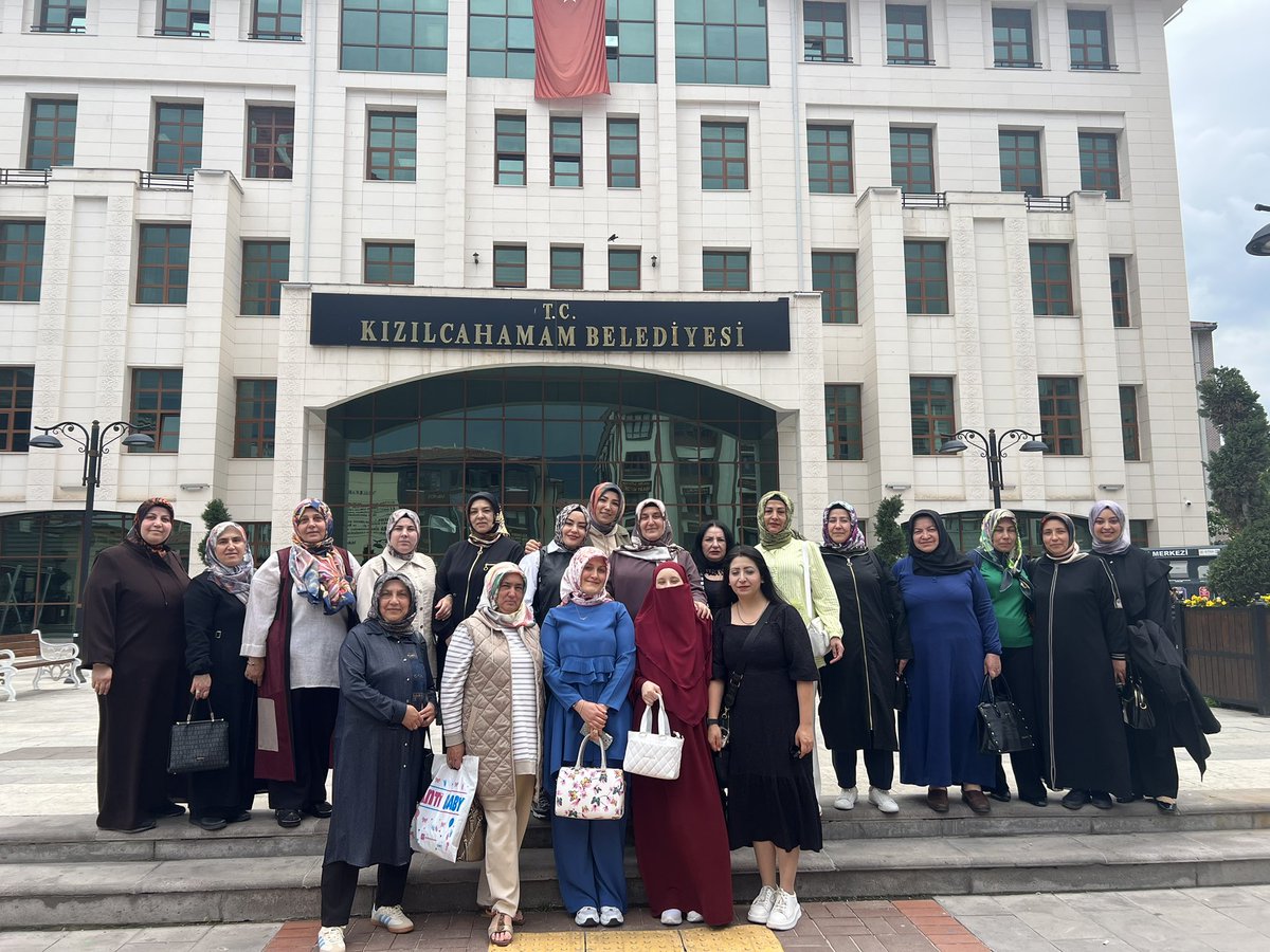 naimegm6's tweet photo. İl Kadın Kolları Başkanımız Sn. @akgul_aysel’ün başkanlığında, İl Kadın Kolları AR-GE ve Eğitim Birim Başkanlığımız ile KADEM koordinesinde düzenlenen “Güven Toplumunun İnşası, Şiddetin Anatomisi ve Çözüm Yolları” başlıklı eğitim programına katılım sağladık.

@tugbaisikercan https://t.co/1eGCtc6EH2