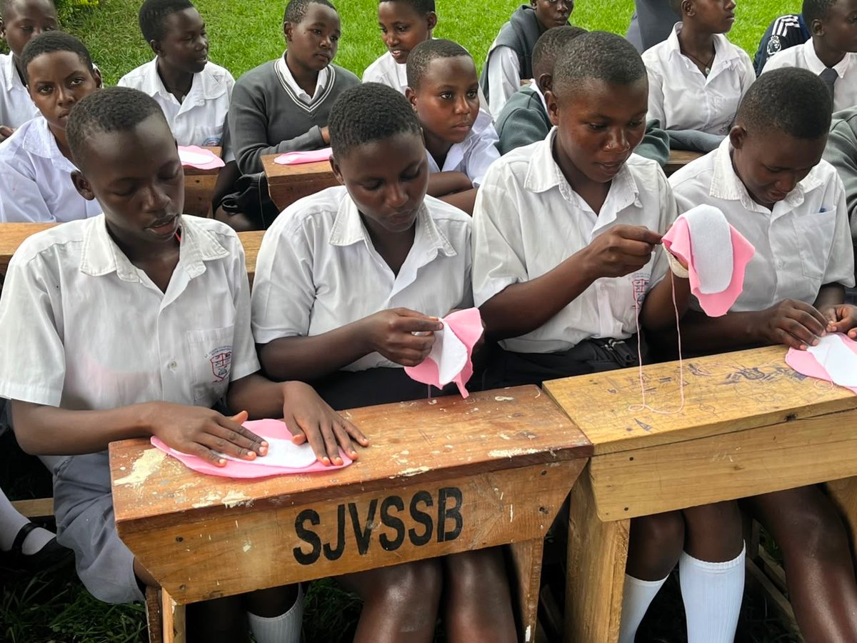 gejjawomen's tweet photo. With our mission to end period poverty in mind, the #SafeGirl team was in Gomba yesterday, sitting down with students at St. Joseph Vocational Secondary School to talk menstrual health openly, and training them on the making of our eco friendly reusable pads. https://t.co/oiVenmq7oz
