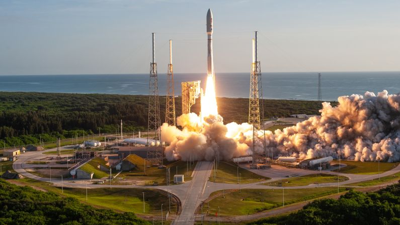 _IndiaGlobal's tweet photo. #IGR : India is looking to help Indonesia build a spaceport and satellite launch facility. https://t.co/F6Ss3M2qEu