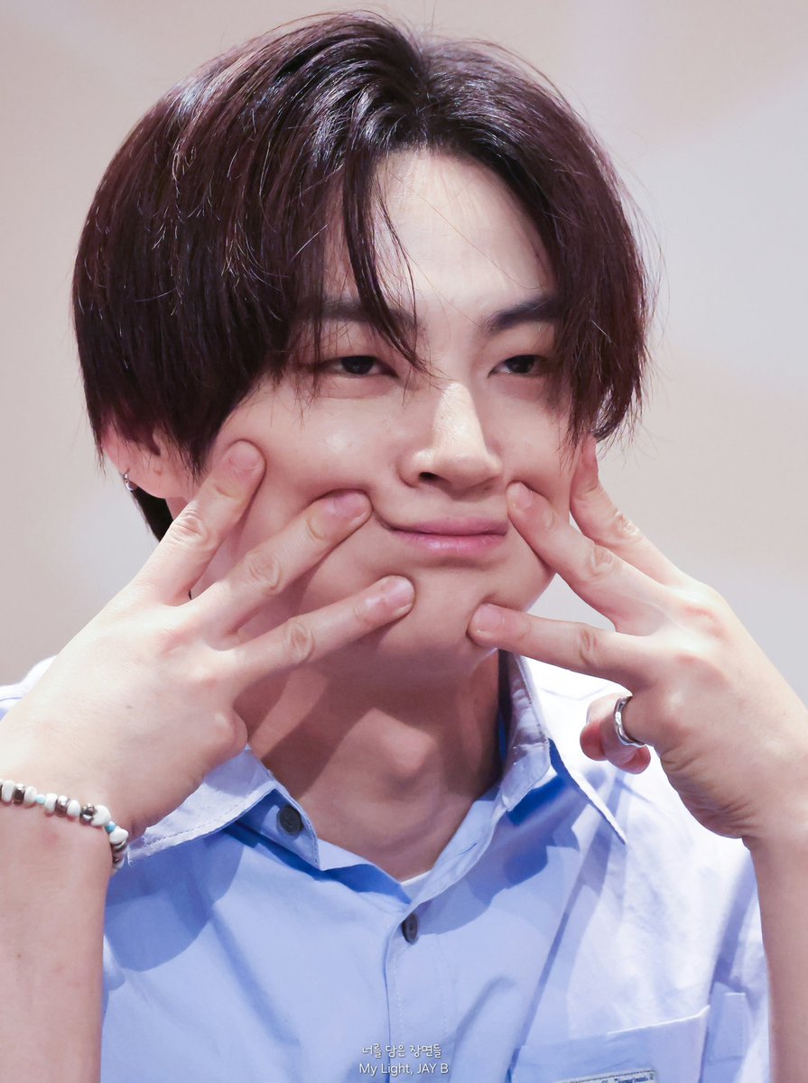 GOT7_0106's tweet photo. 26.06.11 뮤직코리아

#제이비 #JAYB @defjaybkr https://t.co/8CAHi4k0Ff