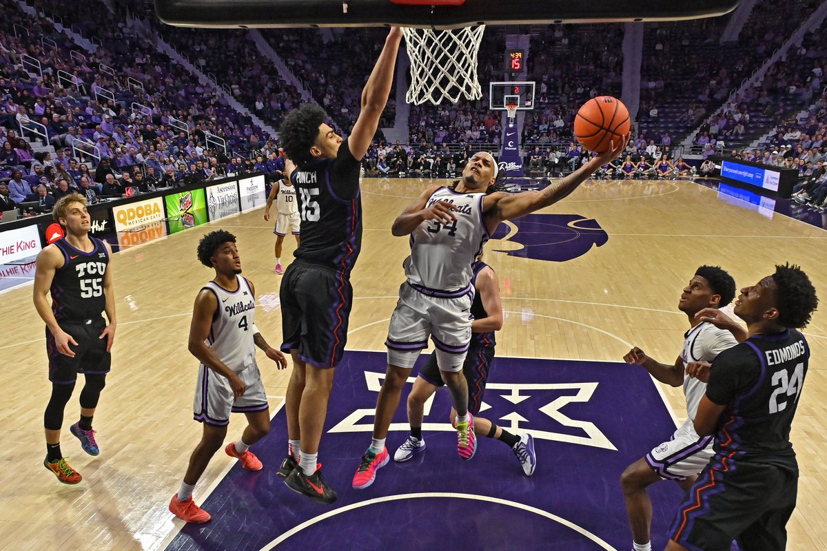 EricCHenry_'s tweet photo. After pleading with his team to stop "fouling the sh*t" out of opponents, Sean Miller believes former TCU big David Punch can transform the Longhorns on the defensive end. 

https://t.co/bBP79cTZKk https://t.co/mMk98cNcIA