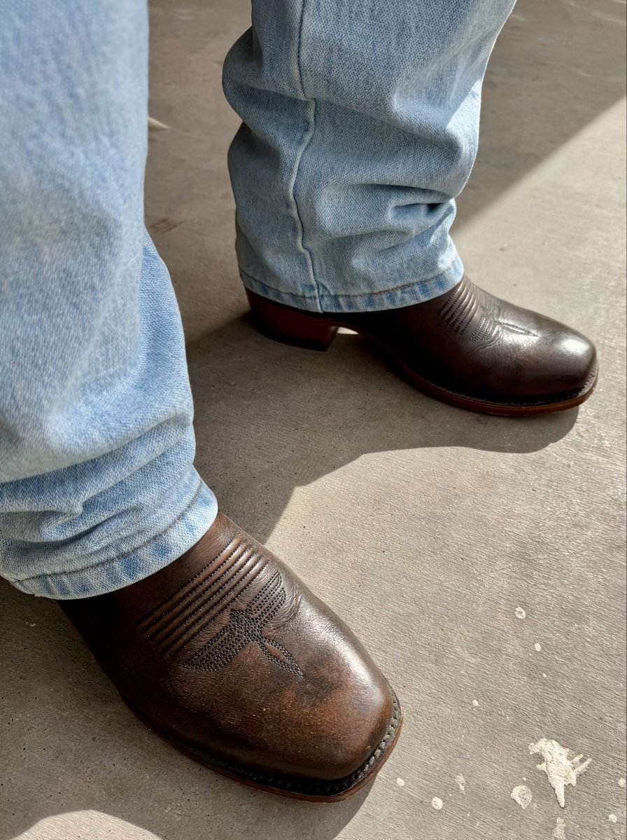 SarcasticNomad1's tweet photo. Been wearing my Chisos boot for a month now and they have broken in nicely. The most comfortable boots I’ve ever worn. https://t.co/g5IL0gHa5r