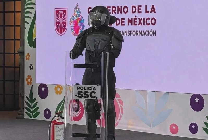 MemoRasquel's tweet photo. 🚨| Siguiendo con la alianza entre Vought International y el gobierno de la presidenta Sheinbaum, Black Noir evitará que la CNTE, las madres buscadoras y el Partido Comunista de México lleguen al Estadio Azteca a arruinar con sus demandas la fiesta del futbol mundial. https://t.co/KfmzbBroC8