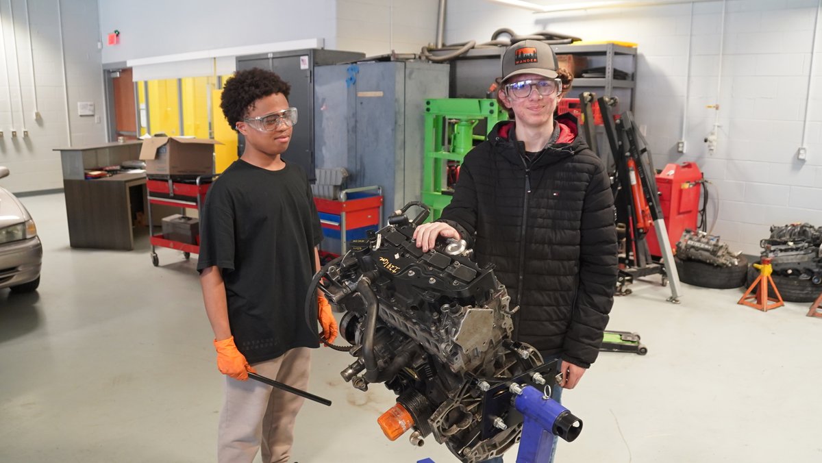 HenricoCTE's tweet photo. The Summer Career Camp students at the ACE Center at Highland Springs are learning how to use maps, design and build powered model cars, car engines, and much more! #HenricoCTE #LifeReady #Henrico #HenricoVA #Whatareyoudoingthissummer More pics here: https://t.co/eSWI3AqiNM https://t.co/Cu8UlBoBGB