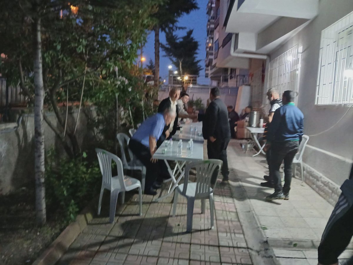 mamak_yesilbayr's tweet photo. #ankara #elmadağ 'lı hemşehrim Vefat Eden Talat Akkaya 'nın #mamak #abidinpaşa #aşıkveyselmahallesi #muhtarı ile Ailesini ziyaret ettik Başsağlığı dileklerimizi ilettik Allah rahmet eylesin mekanı #cennet olsun
#gönülleredokunmayadevam
Türk Kızılay Ödülleri
Güney Kore https://t.co/F6ywXJ73C6