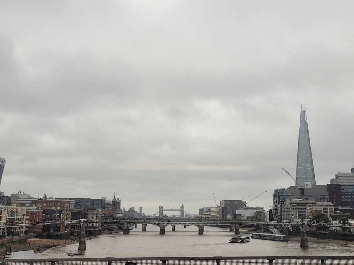 MaxHugo66's tweet photo. C u soon London https://t.co/jdSA9fb1hi