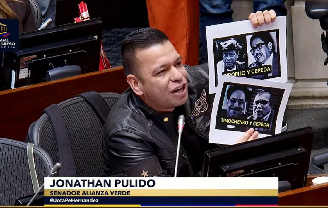 anacrisrestrepo's tweet photo. .@PGN_COL ¿Y para cuándo @JotaPeHernandez?
"...Son la misma payasada y la misma escoria. Colombia vale mucho como para entregarlo en manos de esta basura".
Llamar a @IvanCepedaCast "Escoria", "basura". ¿Ahí sí es válido? ¿Cuándo es libertad de expresión?
 https://t.co/JM7jNRybSo https://t.co/UXRWQYrRUu