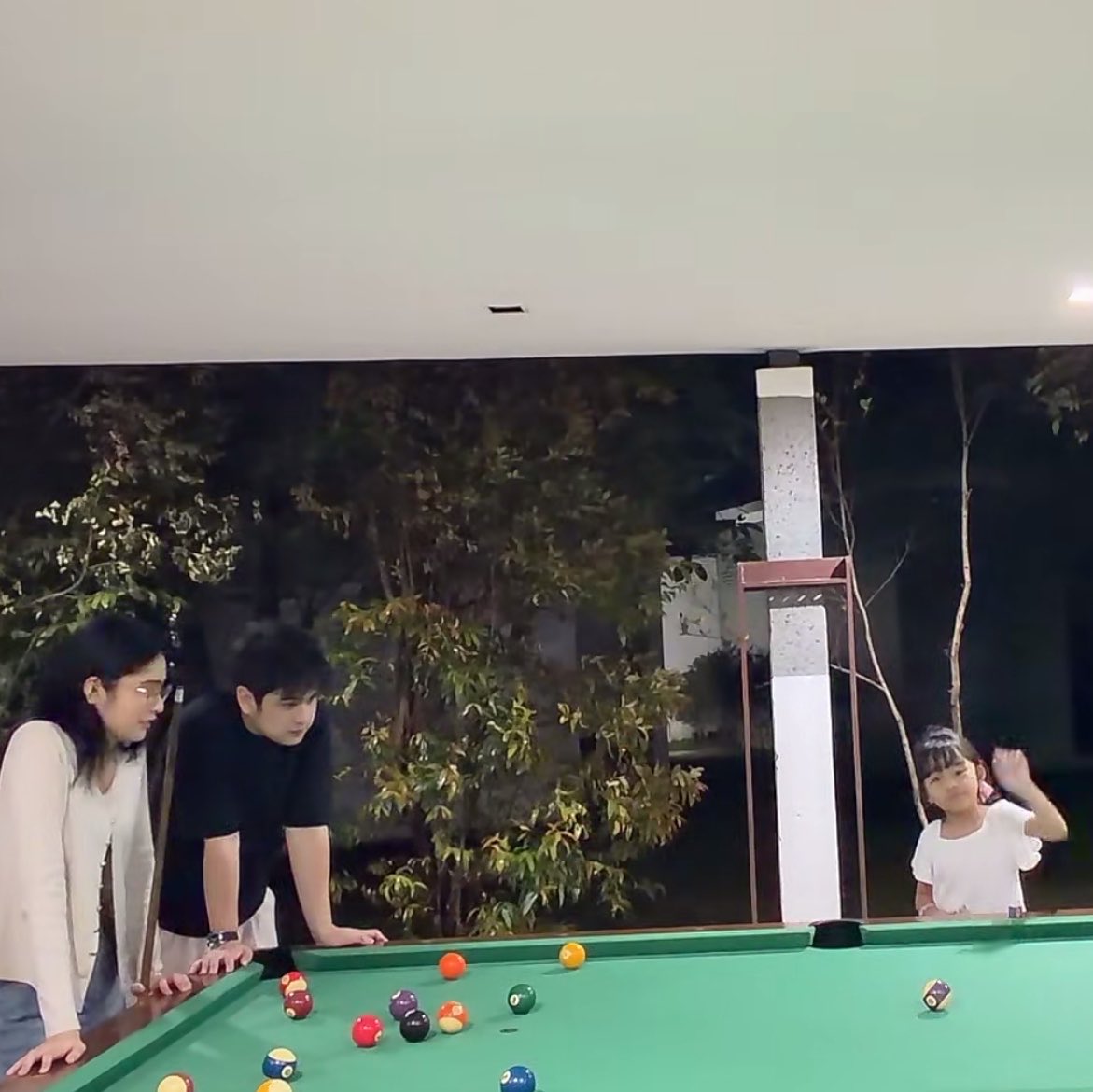 miggiesforlife's tweet photo. Billiard x Bebe time ems💗 https://t.co/v69QHLxt87