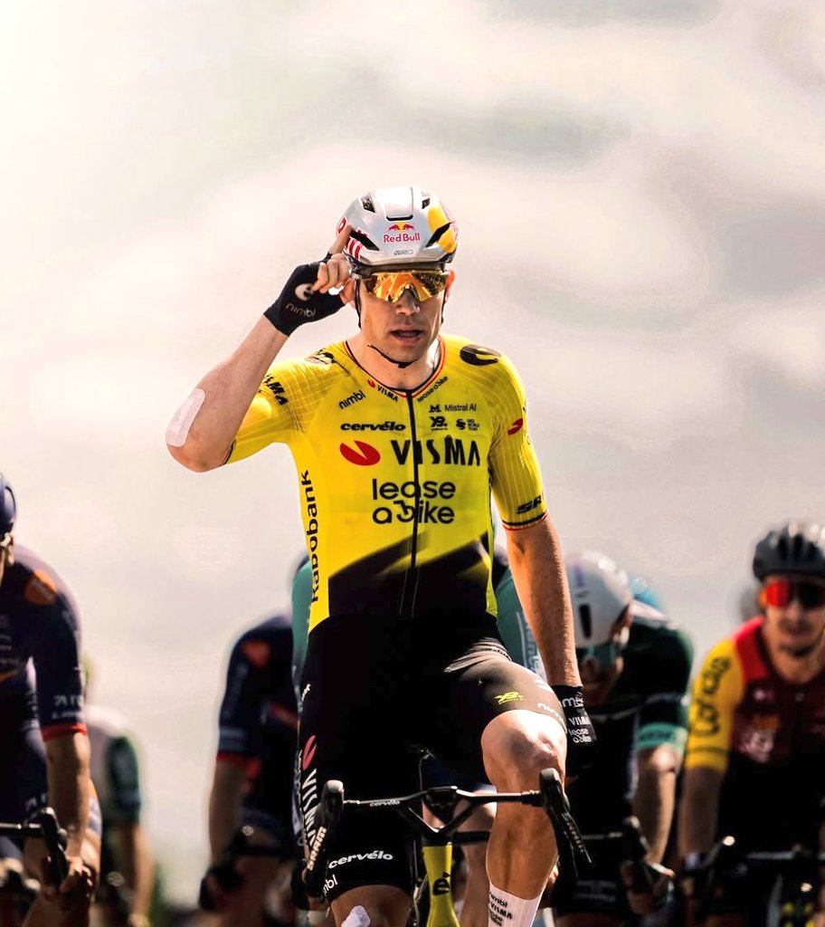 LeCyclismebelge's tweet photo. 🚀 𝑾𝑶𝑼𝑻 𝑰𝑺 𝑩𝑨𝑪𝑲 !!! 🥹✨️

📊🏆 𝙒𝙤𝙪𝙩 𝙑𝙖𝙣 𝘼𝙚𝙧𝙩 🇧🇪 N'AVAIT PLUS GAGNÉ un sprint massif depuis la 𝙑𝙐𝙀𝙇𝙏𝘼 𝟮𝟬𝟮𝟰 🇪🇦 qu'il avait dû abandonner après sa terrible chute sur l'étape 16 👀🤯💫

Tellement content pour lui !! 😍
#Dauphiné26 https://t.co/RArdWNEZ1s