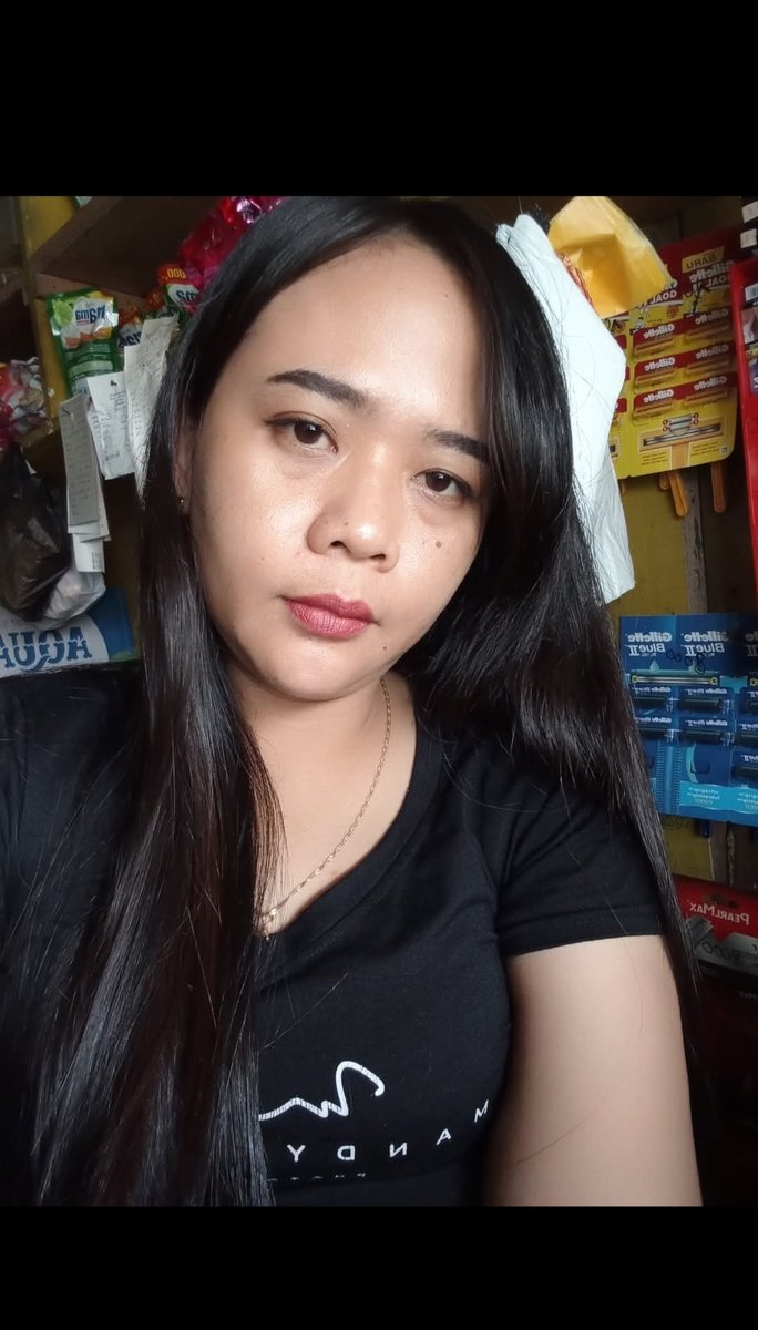 Rahasiaaaj's tweet photo. Ini paha nya &amp; orangnya, Gak nyangka banget tiba tiba tante warung bikin story whatsapp paha mulusnya , ah san*e banget liat nya 🤤🍆💦
#pejuhinfoto #exsib #stw #bahancoli https://t.co/W6J27J33zf