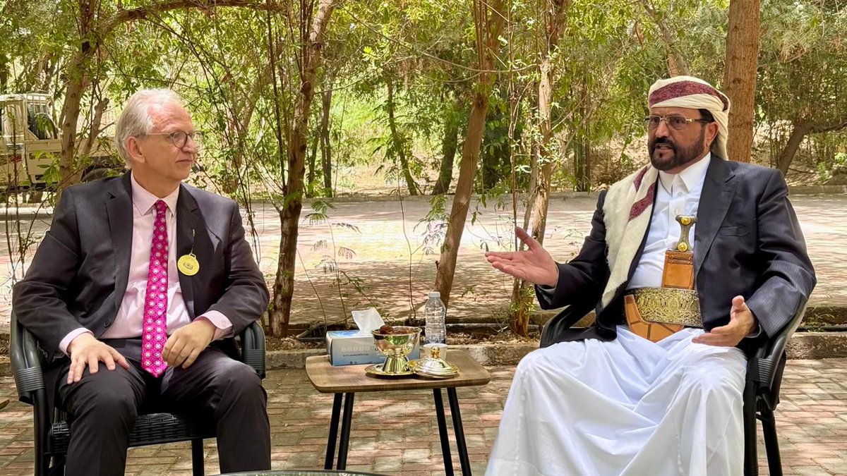 GermanAmbYem's tweet photo. اختتمنا زيارتنا بلقاء توديعي دافئ مع نائب رئيس مجلس القيادة الرئاسي الشيخ سلطان العرادة، تشرفت خلاله أيضاً بلقاء رئيس هيئة الأركان العامة للقوات المسلحة اليمنية، الفريق الركن صغير حمود بن عزيز. أغادر #مأرب متأثراً بشدة بتفاؤل وصمود أبنائها. الطريق إلى الأمام محفوف بالتحديات، لكن ثبات أبناء مأرب يبعث الأمل في #يمن ينعم بالسلام.

Concluded our visit with a warm farewell meeting with VP Sultan Al-Aradah during which I was also honored to meet General Chief of Staff of the Yemeni Armed Forces, Lieutenant General Sagheer Hamoud Aziz. I leave #Marib deeply moved by the optimism and resilience of its people. The path forward is challenging, but the steadfastness of the people in Marib gives hope for a peaceful #Yemen.