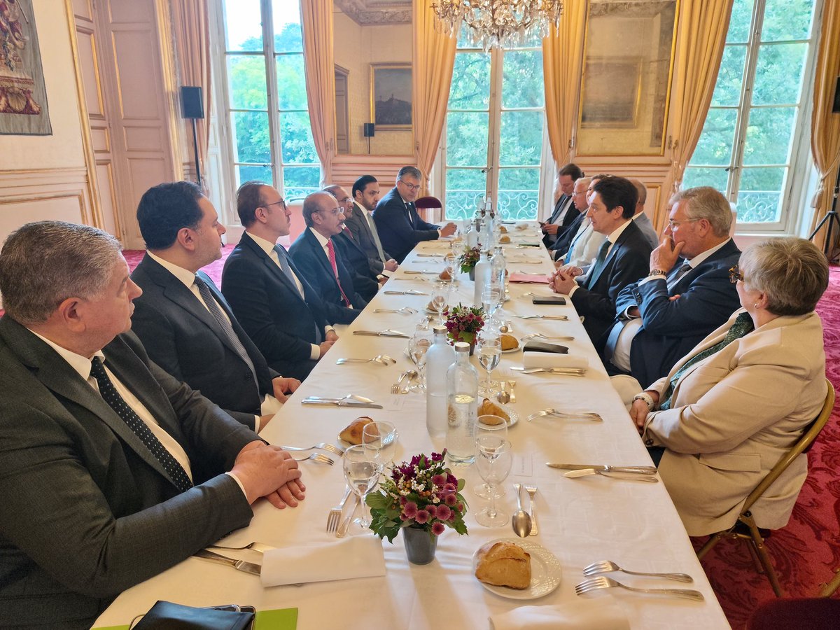 KSAembassyFRA's tweet photo. أقام مجلس الشيوخ الفرنسي حفل غداء على شرف سعادة سفير خادم الحرمين الشريفين فهد الرويلي بمناسبة انتهاء فترة عمله لدى جمهورية #فرنسا. والذي تم في مقر المجلس، برعاية السيناتور أوليفييه كاديك، رئيس مجموعة الصداقة بين فرنسا ودول مجلس التعاون الخليجي نائب رئيس لجنة الشؤون الخارجية https://t.co/CuePBDkVyN