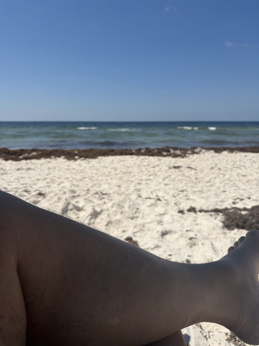 chris_huckstep's tweet photo. @OptionCookie Trying this call at the beach😎 https://t.co/N0Rliycv7E