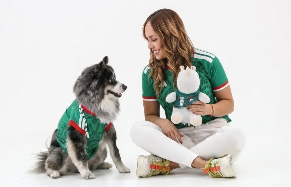 AleGiadans's tweet photo. 🇲🇽🐶¡La ilusión siempre vuelve!

Jalisco recibe su tercer mundial y estamos listos para apoyar a México y disfrutar juntos cada partido desde la sede más mexicana. 

¿Quién más ya está en modo mundialista? ⚽️🏆 https://t.co/17Yhf1uBb7