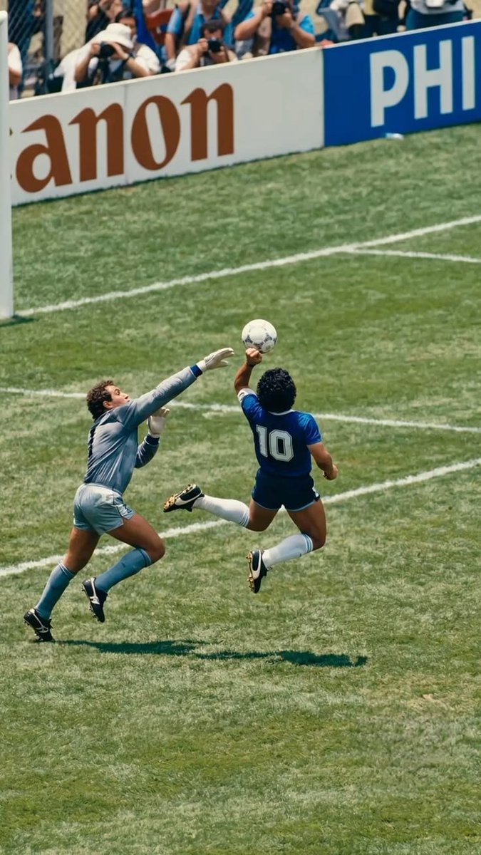 FutballPulseHQ's tweet photo. 🌎 𝐖𝐎𝐑𝐋𝐃 𝐂𝐔𝐏 𝐂𝐋𝐀𝐒𝐒𝐈𝐂 #1️⃣
Every day during the World Cup, I’ll revisit iconic moments from football’s biggest stage.

Diego Maradona’s “Hand of God” vs England ✋

One of the most controversial goals in World Cup history.

Still debated today. 
Which classic next? https://t.co/Je5HmW6seK