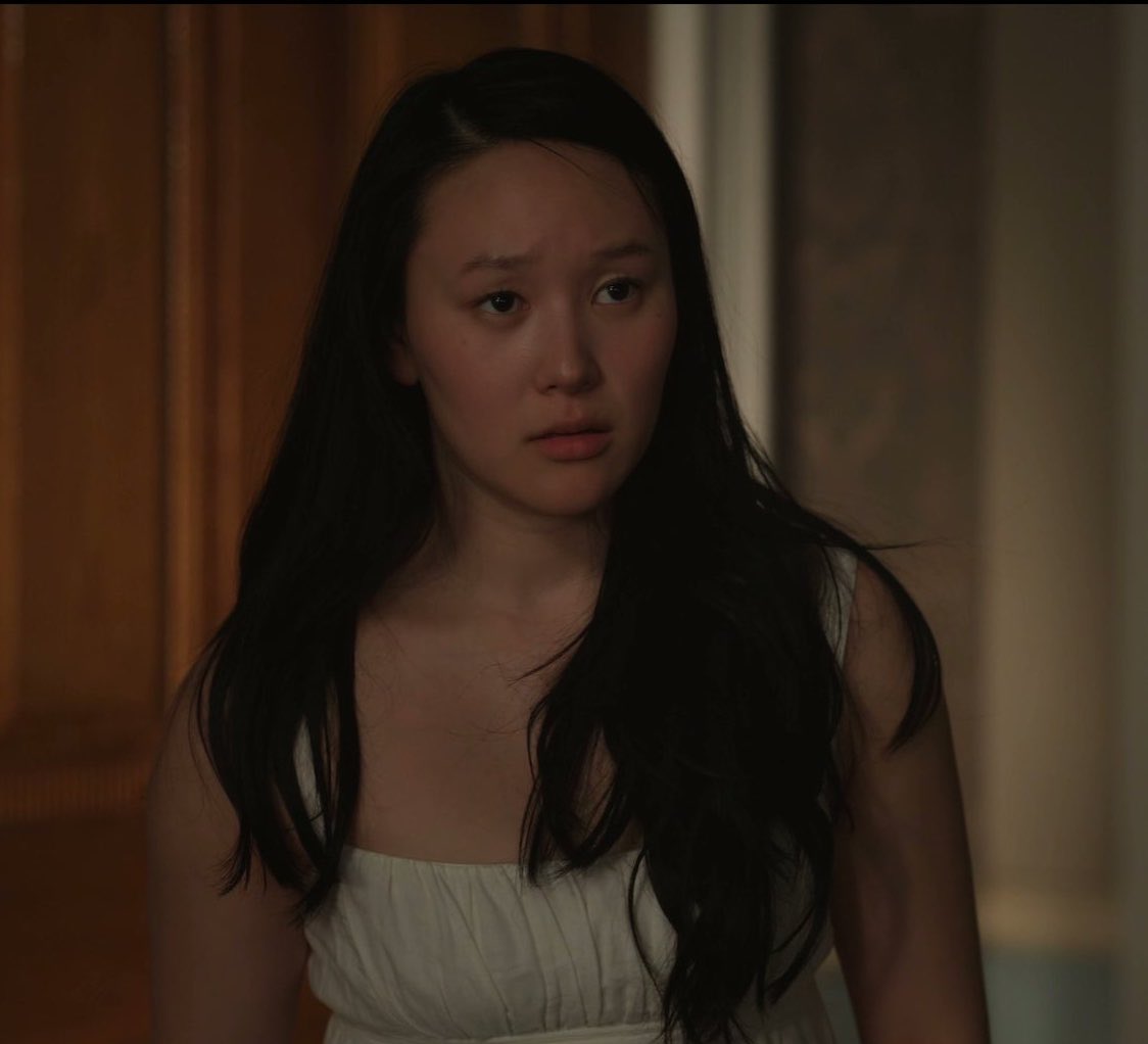benophiebot's tweet photo. 🗞️| "Ha traz uma realidade para “Bridgerton” que eu não percebi que precisava até que ela apareceu."

Variety sobre Yerin merecer uma indicação ao Emmy por seu papel como Sophie Bridgerton.

📲https://t.co/5ItUvQJpa0 https://t.co/kwKlT7gJ09