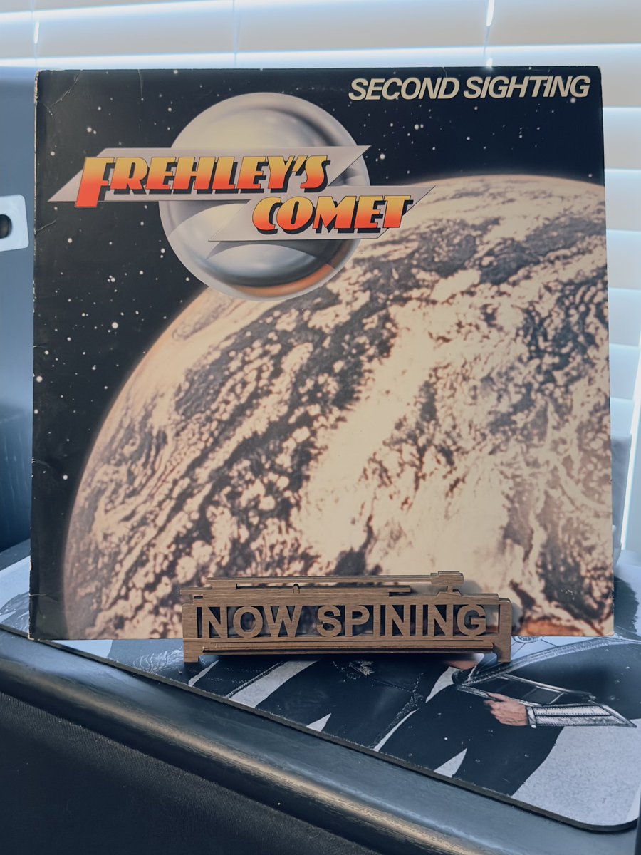 DennisWoods's tweet photo. Frehleyโs Comet ~ Second Sighting (1988)
๐ถ Some people call me a walkin' disaster
Just waitin' for a place to occur๐ถ
๐ฅ๐ค๐ฅ๐ค๐ฅ @ace_frehley #frehleyscomet #nowplaying #secondsighting https://t.co/TShqc8vdQI