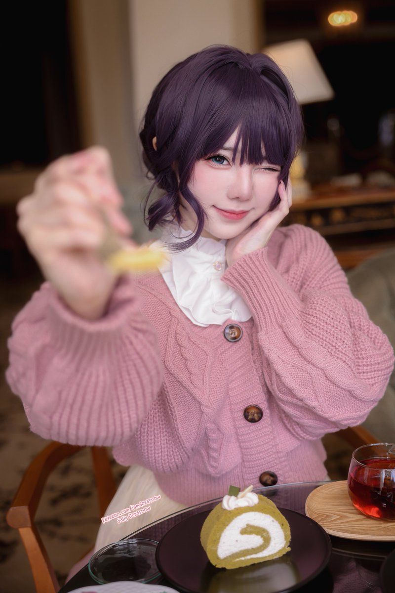 iamdorasnow's tweet photo. Say Ahh~~~❤️ Whats Your Fav Cake? 🍰I Buy For Your Next Birthday 😘💋 Better Let Me Know Below Ok!

🧁Set A Waguri June 

#wagurikaoruko #waguricosplay #thefragrantflowerbloomswithdignity #kaoruhanawarintosaku https://t.co/p8RmKHPV4I