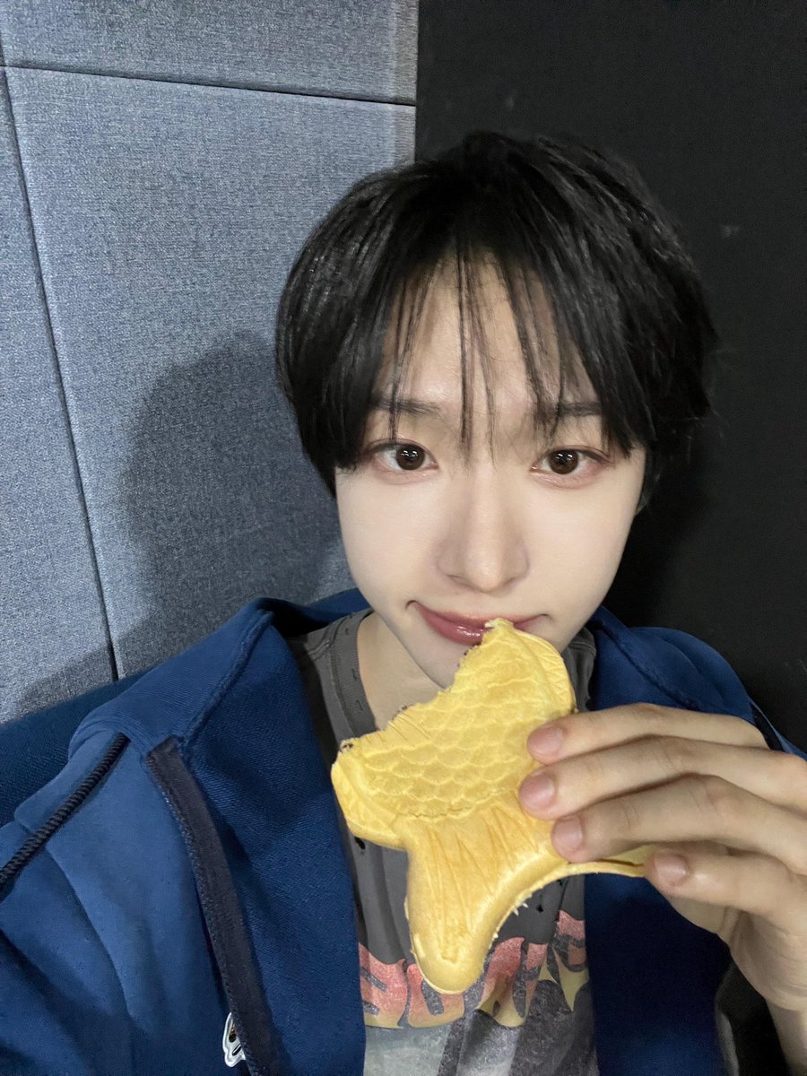 sudddu3's tweet photo. 붕어싸만코 광고주세요 https://t.co/VmcdEpM8ng