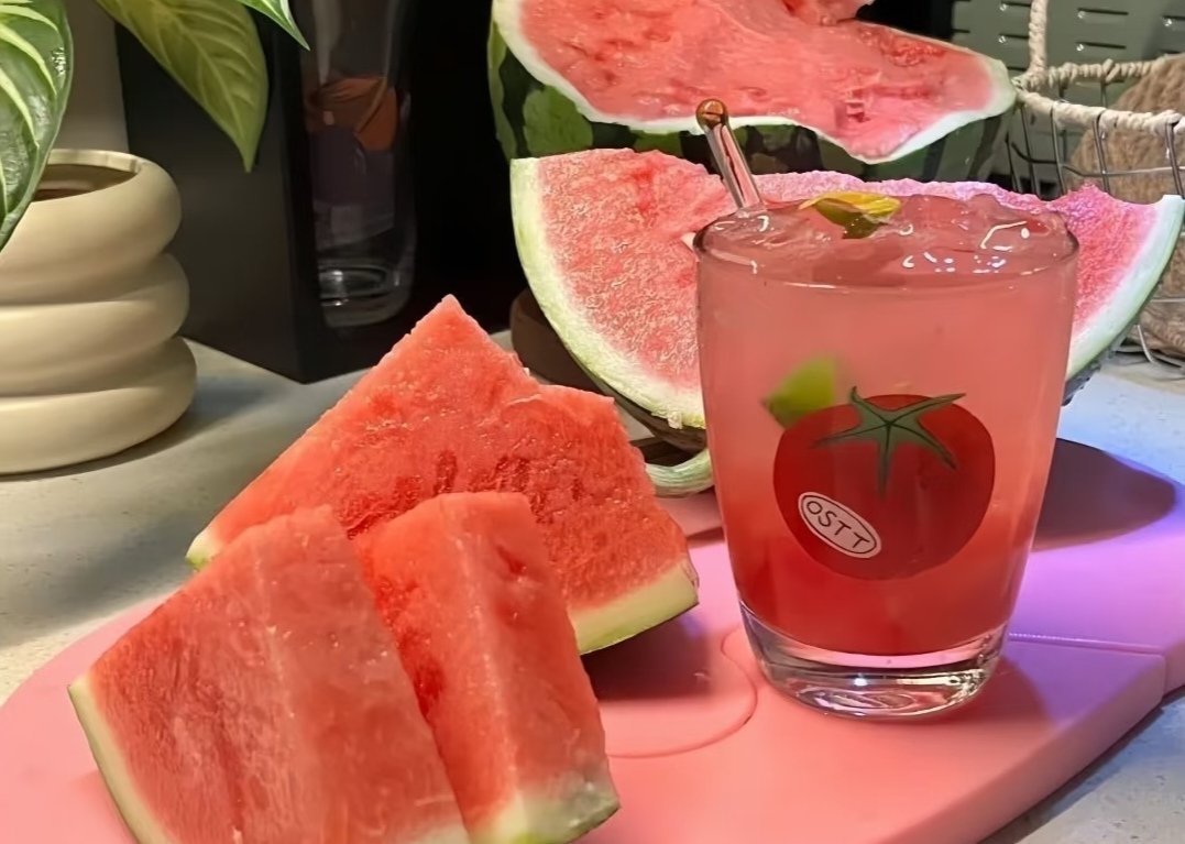 yngmhujio1's tweet photo. 今天买的西瓜不错🍉🍉🍉🍉 https://t.co/Ktz1Zz4FzA