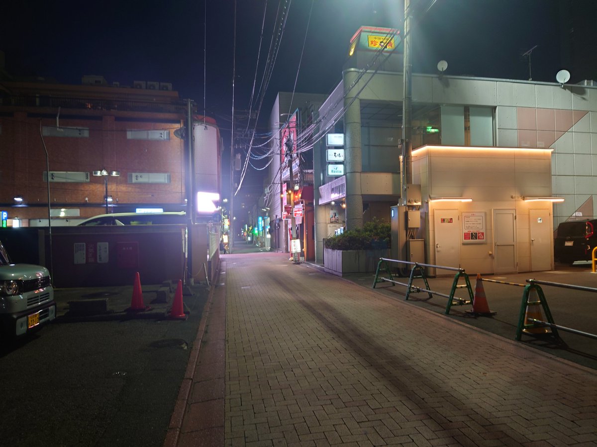GANP2011's tweet photo. 店構えはこんな https://t.co/M9H5YM9beW