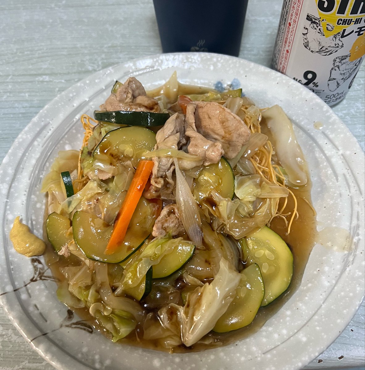 crocket8314's tweet photo. 木曜日の晩ごはん😊
最近よく使うズッキーニが入ったかた焼きそばを作ってもらった。

昼も麺類だったが、全く問題なし
パスタや麺類は安いのでこの物価高に助かる。
和芥子とソースを沢山かけるのが好み https://t.co/sg6hZhw1Yf