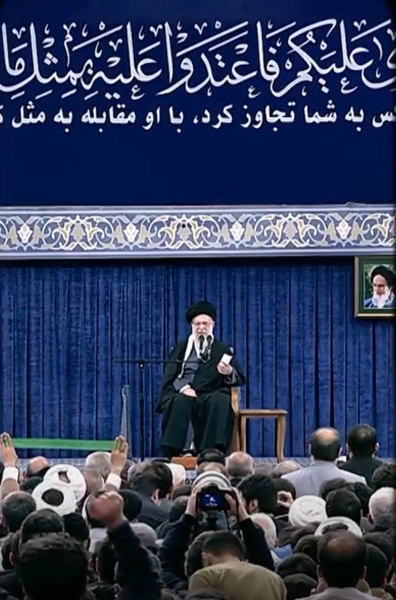 sanbad404's tweet photo. مثلی لا یبایع مثل یزید
#لبيك_يا_خامنه_ای‌ https://t.co/EKSNopx7M3