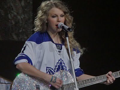 ahsokabree's tweet photo. So what I’ve learned is that that leafs need tayblessings and it’s been a while since the last time we were tayblessed. CHAYKA WHATS YOUR PLAN TO MAKE THIS HAPPEN??? https://t.co/nR56oymmki
