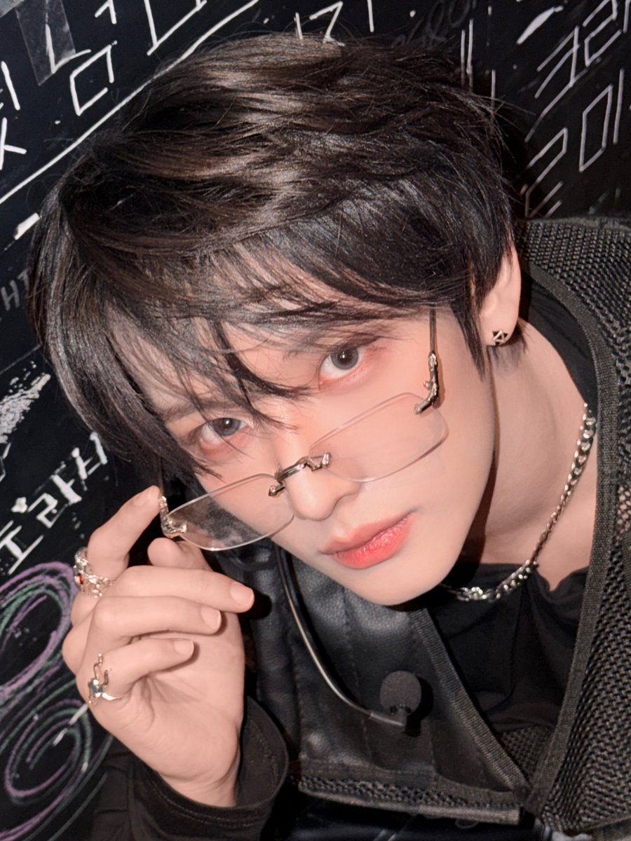 XODIAC_MEMBERS's tweet photo. [#씽] 

Mcount ~~🖤🖤

#XODIAC #소디엑 #SING #씽 #シン https://t.co/pyKHI1IJM3