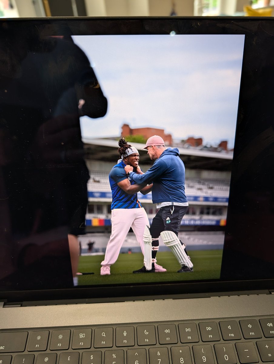 KP24's tweet photo. Y E S T E R D A Y 
@KSI &amp; I doing the cricket thing at Lords for our YouTube channels! 
You are going to LOVE IT! 🩷 https://t.co/gl0z6KBLRy