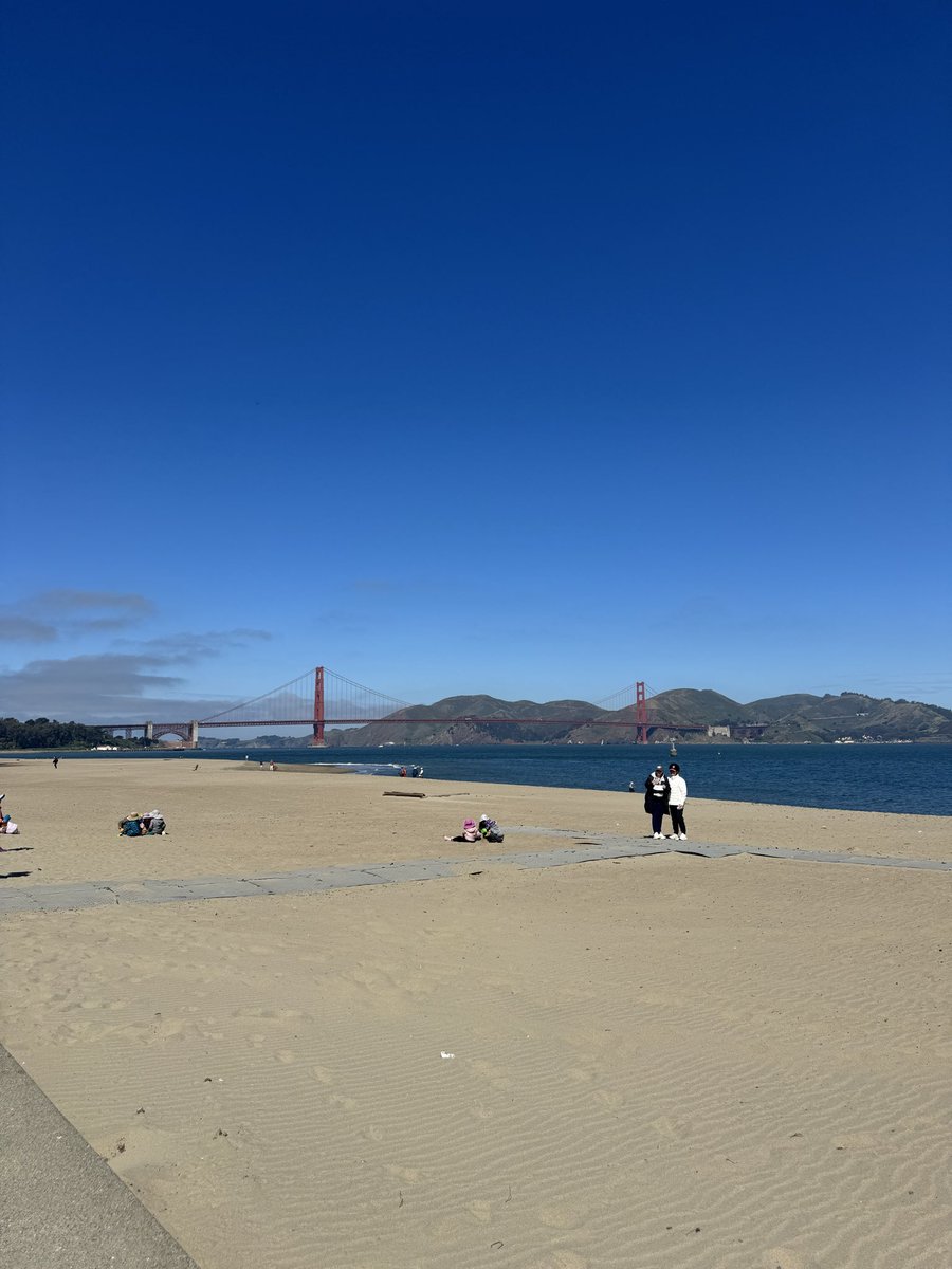 damirkarati's tweet photo. I love morning walks 🏃🏽‍♂️

It is more cool in San Francisco 🌁

I see city is ready for World Cup ⚽️⚽️🏟️🏟️ https://t.co/Blf3T3dfO5