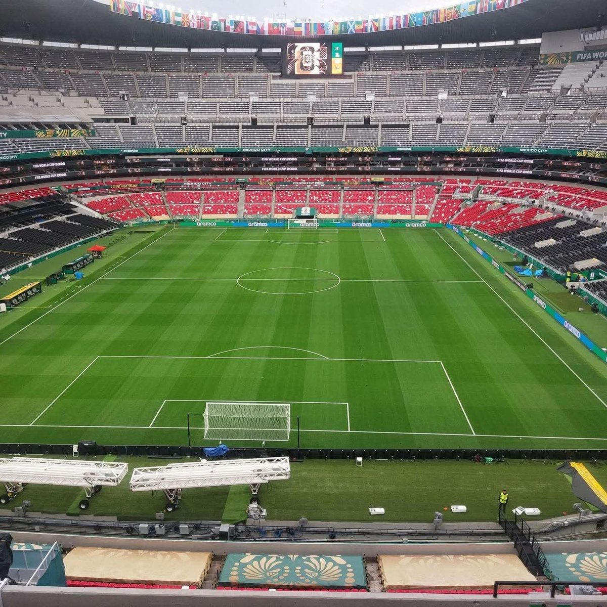 Fj_Rao's tweet photo. 🚨 𝗥𝗘𝗠𝗜𝗡𝗗𝗘𝗥: This is where the opening match of the 2026 World Cup will be played tonight!

Estadio Azteca, with a capacity of 83.264! 🔥 https://t.co/olY4kwffjE