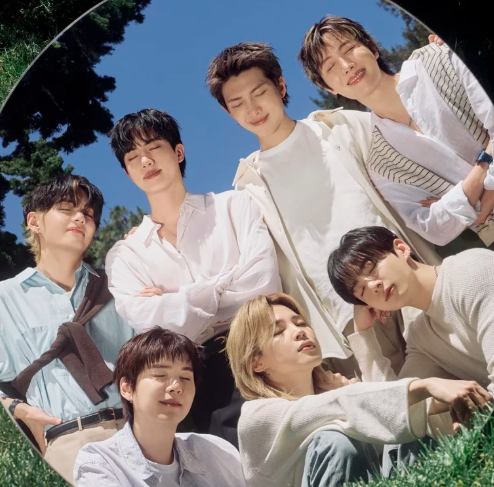 WORLDMUSICAWARD's tweet photo. #BTS will release their hugely awaited new digital song, "Come Over", at midnight tonight ET!💪🕺🏻🕺🏻🕺🏻🕺🏻🕺🏻🕺🕺🏻🆕🎧🎶🌳💥🌎🕛🇺🇸🗽🔥👑💜  

COME OVER IS COMING
#COMEOVERISCOMING  
#BTS_ComeOver 
#BTSFESTA2026 
#2026BTSFESTA #BTS13thAnniversary https://t.co/JVdmoHi9Mj