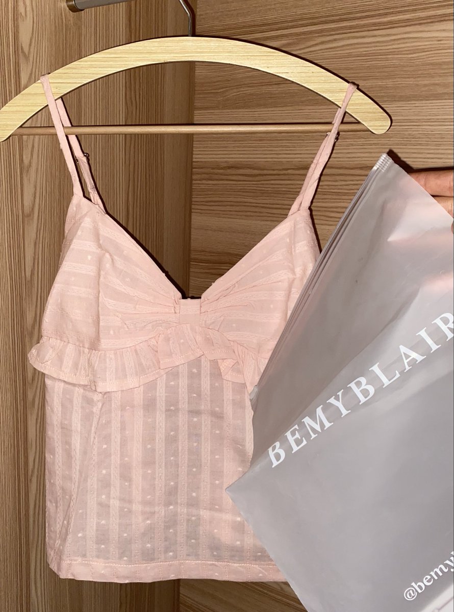 closetjoli's tweet photo. Bemyblair : bow top
price : 500 (from : 890)
อก 32-36

#ส่งต่อเสื้อผ้า #ส่งต่อเสื้อผ้ามือสอง #โล๊ะตู้ #ส่งต่อaimer #เสื้อผ้ามือสองสภ���พดี #brandymelvillethailand #ส่งต่อbrandy #bemyblair https://t.co/1c6nc3TQYc
