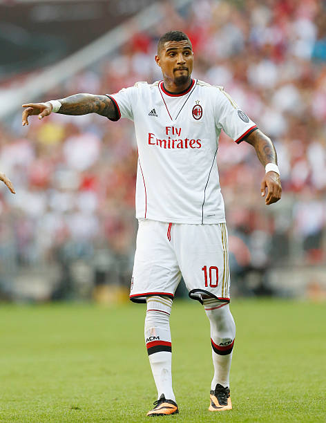 MilanPosts's tweet photo. 🗣️ Kevin Prince Boateng: "My relationship with Melissa Satta was pure madness. We were having sex at least seven or eight times a week, and I never gave my body any time to recover. When I stepped onto the pitch, my legs had no strength left. While Milan expected trophies and performances from me, I was neglecting the things that made me a professional athlete. That's a regret I will always carry."