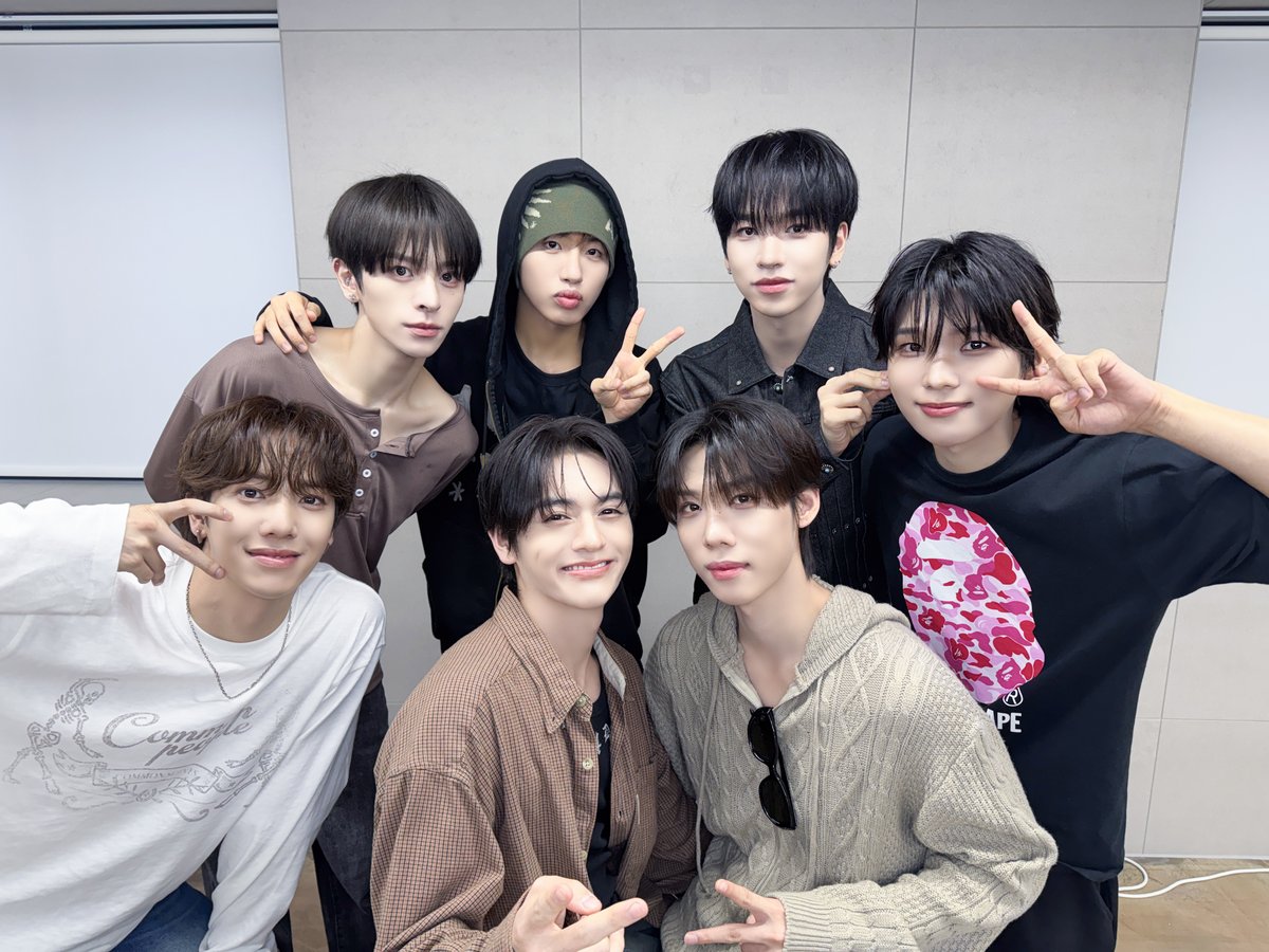 nSSign_official's tweet photo. [📸] Chattie 1:1 VIDEO CALL EVENT 완료✨ 오늘도 이야기하다 보니 시간이 금방 지나갔네요🙂 코스모랑 보낸 오늘도 오래 기억할게요🫶

#nSSign #엔싸인 #エンサイン https://t.co/ygxz568DtL