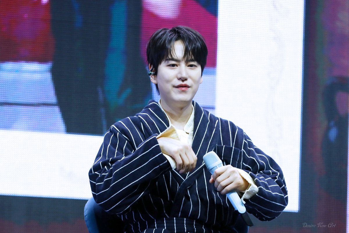 qmffnek0's tweet photo. 20260607 KYUHYUN 20th Anniversary Fanmeeting    

규현 https://t.co/uTL52W1HJN