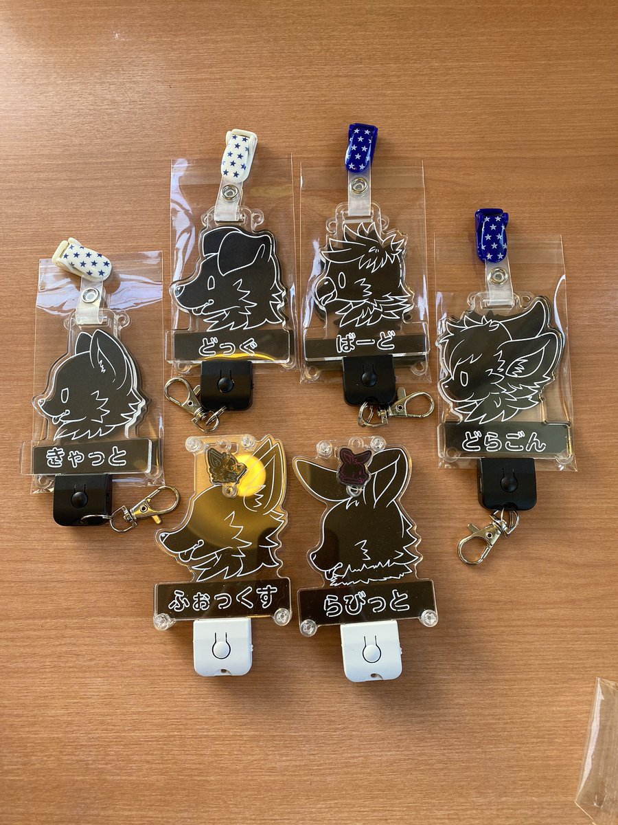 rankiti's tweet photo. みっけの受注生産やるでよー

ひかるよー
名前入れたりできるよー
自分の種族えらんでねー
ユニットとか選べるよー

offf2026での引き渡しで受付！
間も無く開始

シミュレーターはリプライにつなげときます https://t.co/X6wc6ZOKq5