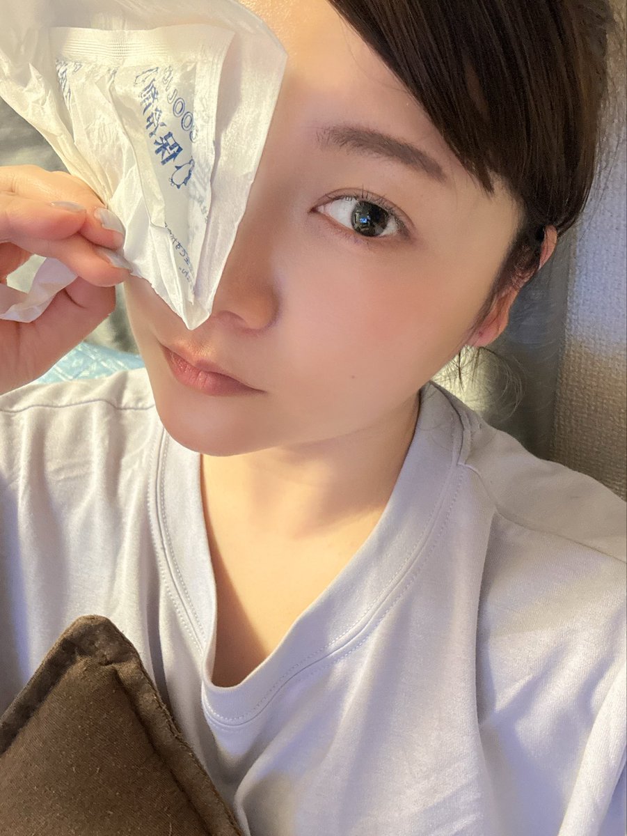 mayuo_0's tweet photo. 突然左目が腫れ上がってめちゃかゆいんですけどなんですか⁉️ https://t.co/OajiodklWP
