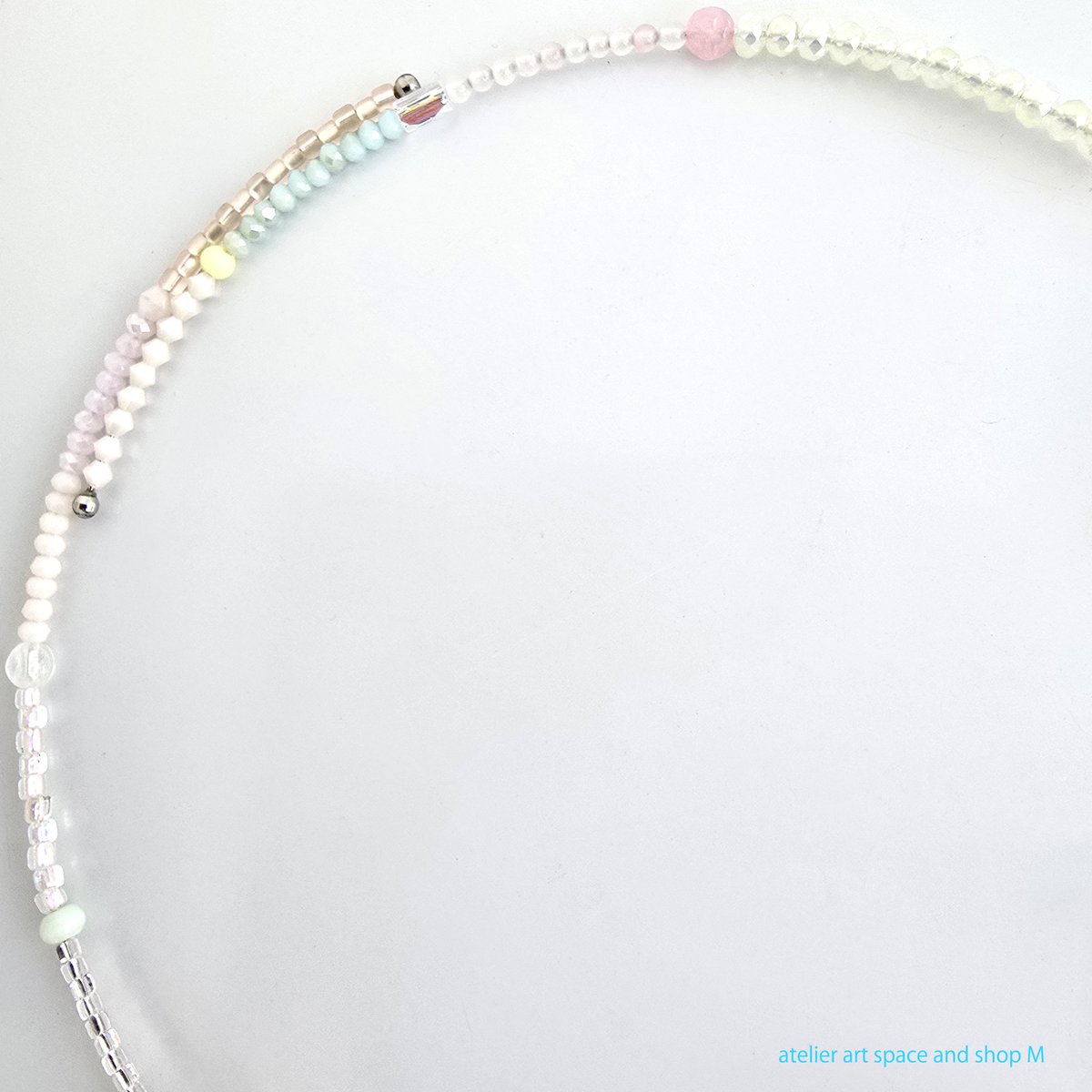 art__shop___M's tweet photo. atori POPUPアイテムを紹介します。
作家:atori
うすべにの国「浮花 首飾り」
各¥5,500 (tax in)
・2種類
つけ外ししやすいフープネックレスです。
ビーズの組み合わせがとってもかわいいです!
下記URLより購入いただけます。
▼
https://t.co/0pAJvcEIfU
#atori
#POPUP https://t.co/rcBclGZxj5